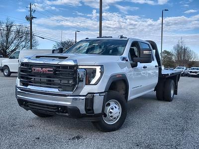 New 2025 GMC Sierra 3500 Pro Crew Cab 4WD Flatbed Truck for sale #F2350298 - photo 1