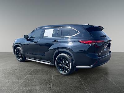2022 Toyota Highlander FWD SUV for sale #104670U - photo 2