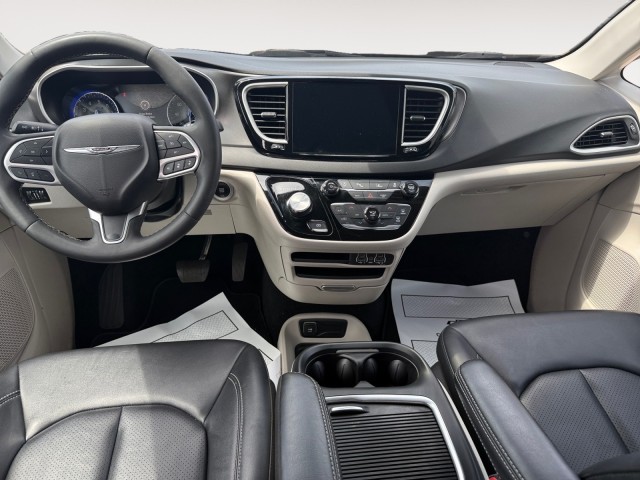 Used 2024 Chrysler Pacifica - photo 11