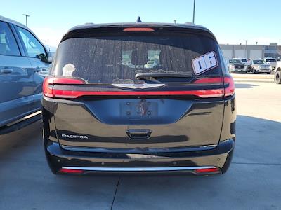 Used 2021 Chrysler Pacifica Touring L Minivan for sale #116296Q - photo 2
