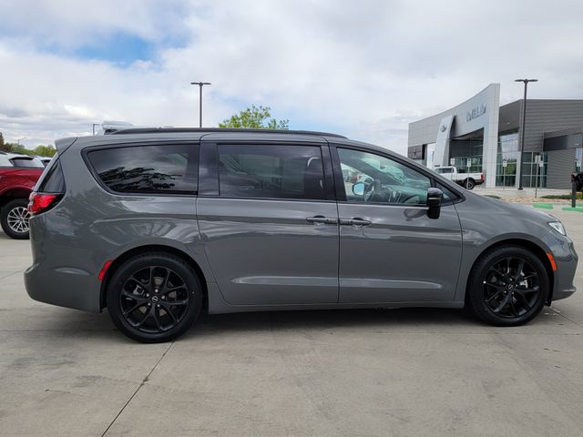Used 2025 Chrysler Pacifica - photo 23