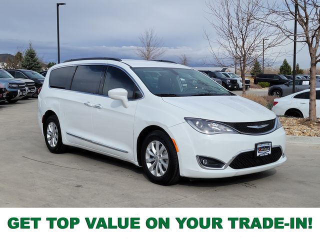 Used 2017 Chrysler Pacifica Touring L Minivan - photo 1