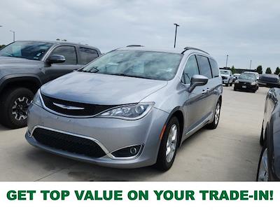 2017 Chrysler Pacifica FWD Minivan for sale #337791A - photo 1