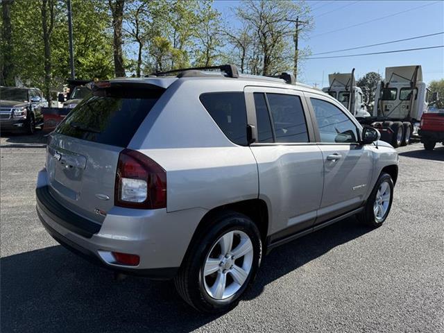 Used 2014 Jeep Compass - photo 9