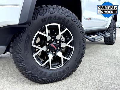 Used 2024 GMC Canyon - photo 1