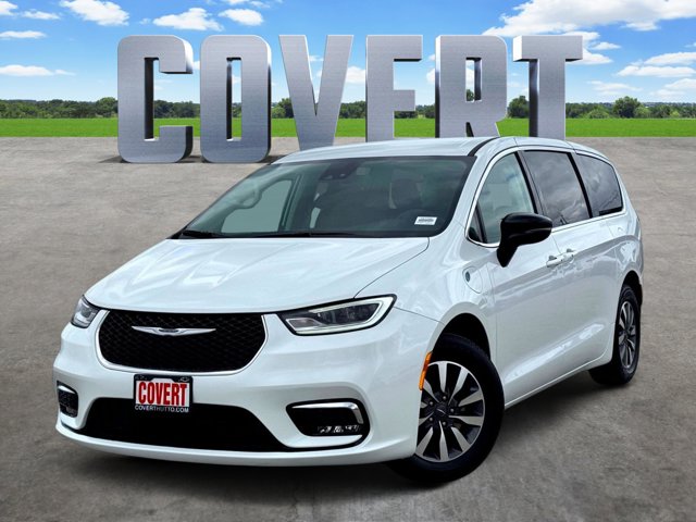 Used 2024 Chrysler Pacifica - photo 1