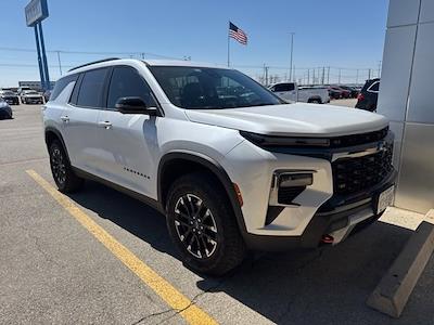 Used 2024 Chevrolet Traverse - photo 1