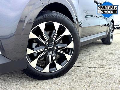 Used 2024 Kia Carnival - photo 1