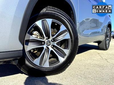 Used 2022 Toyota Highlander XLE for sale #CA7701 - photo 2