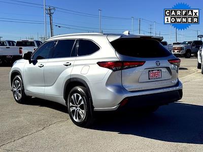 Used 2022 Toyota Highlander XLE for sale #CA7701 - photo 2