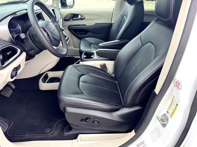 Used 2024 Chrysler Pacifica - photo 15