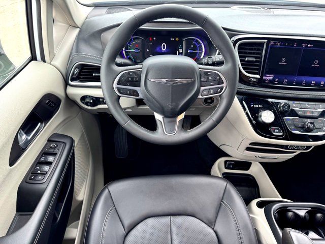 Used 2024 Chrysler Pacifica - photo 24