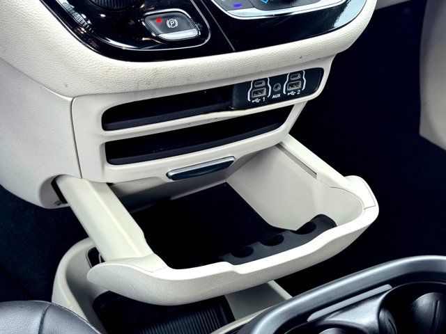 Used 2024 Chrysler Pacifica - photo 30