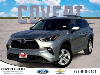 Used 2022 Toyota Highlander - photo 1