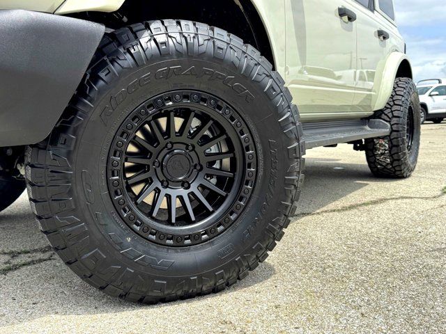 Used 2026 Ford Bronco - photo 2