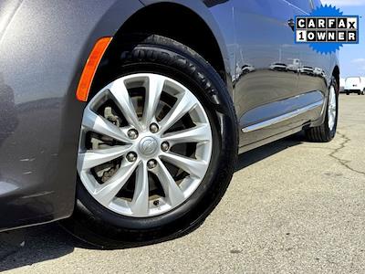 Used 2019 Chrysler Pacifica - photo 1