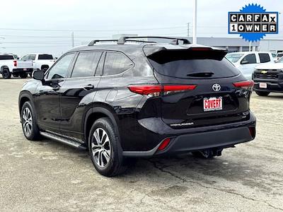 Used 2022 Toyota Highlander XLE for sale #FA7742 - photo 2