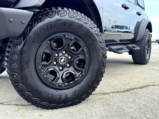 Used 2024 Ford Bronco - photo 2