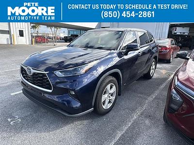 Used 2023 Toyota Highlander - photo 1
