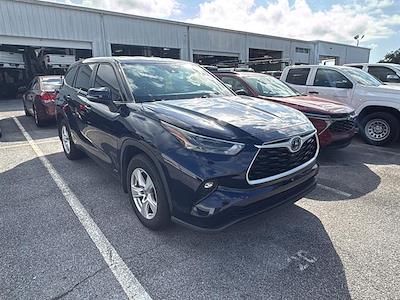 Used 2023 Toyota Highlander - photo 1