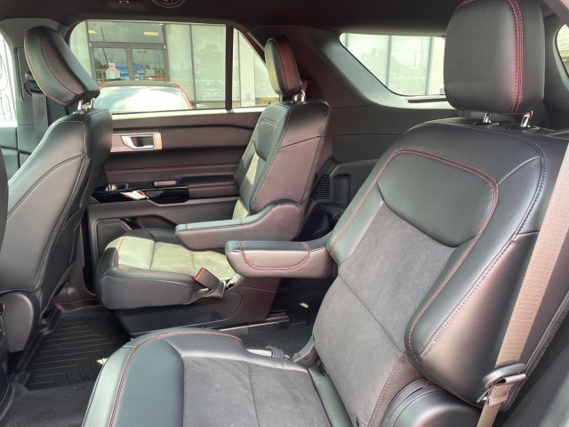 Used 2023 Ford Explorer - photo 18