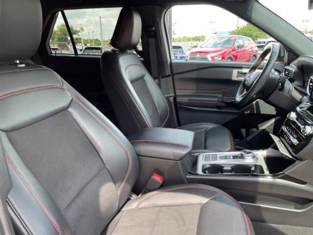 Used 2023 Ford Explorer - photo 2