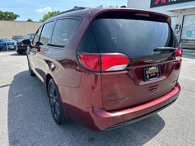 2019 Chrysler Pacifica FWD Minivan for sale #M629135 - photo 2