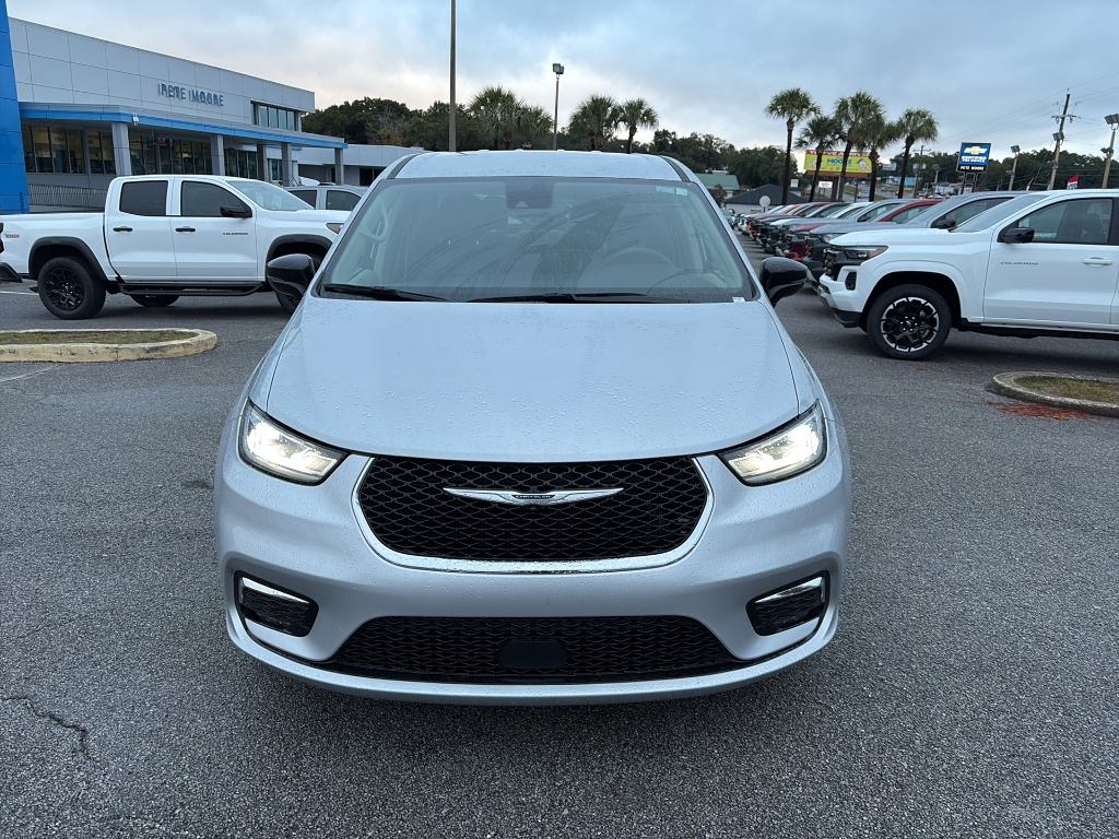 Used 2024 Chrysler Pacifica - photo 5