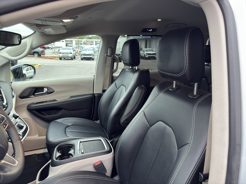 Used 2024 Chrysler Pacifica - photo 16