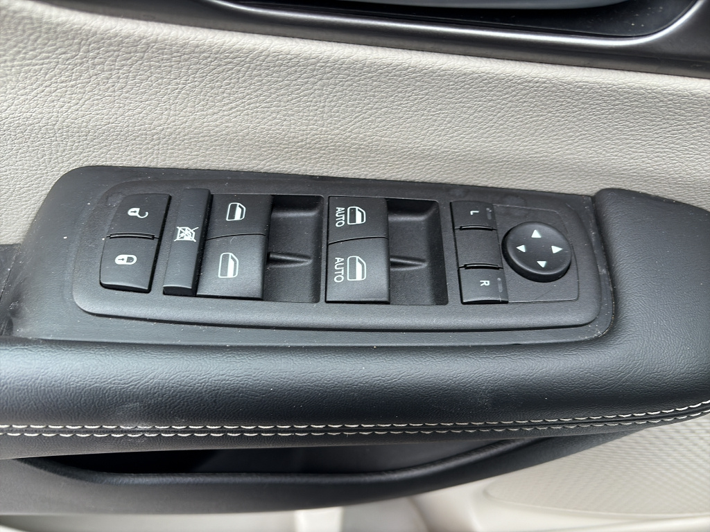 Used 2024 Chrysler Pacifica - photo 18