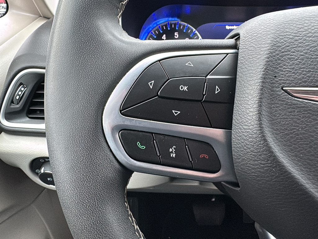 Used 2024 Chrysler Pacifica - photo 21