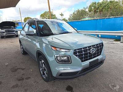 Used 2025 Hyundai Venue - photo 1