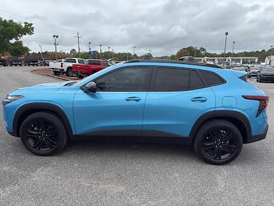 Used 2025 Chevrolet Trax - photo 1