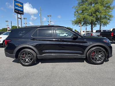 Used 2025 Ford Explorer - photo 2