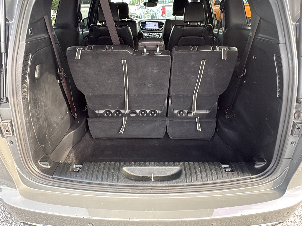 Used 2025 Chrysler Pacifica - photo 20