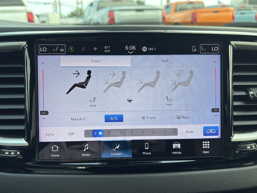 Used 2025 Chrysler Pacifica - photo 27