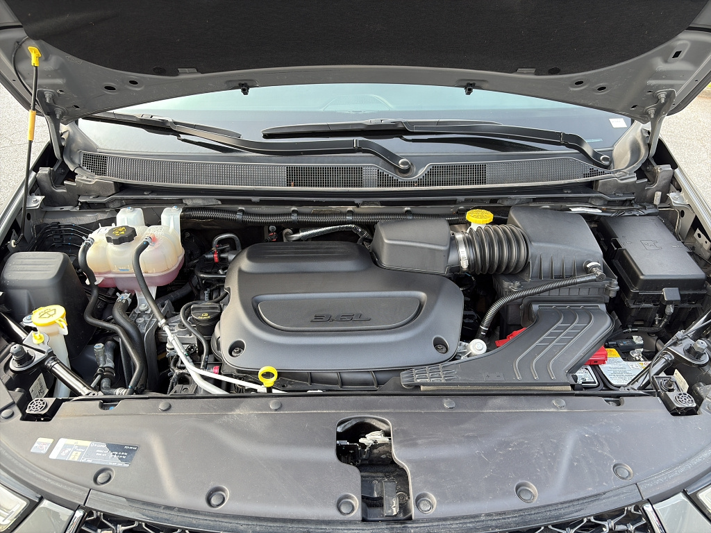 Used 2025 Chrysler Pacifica - photo 35