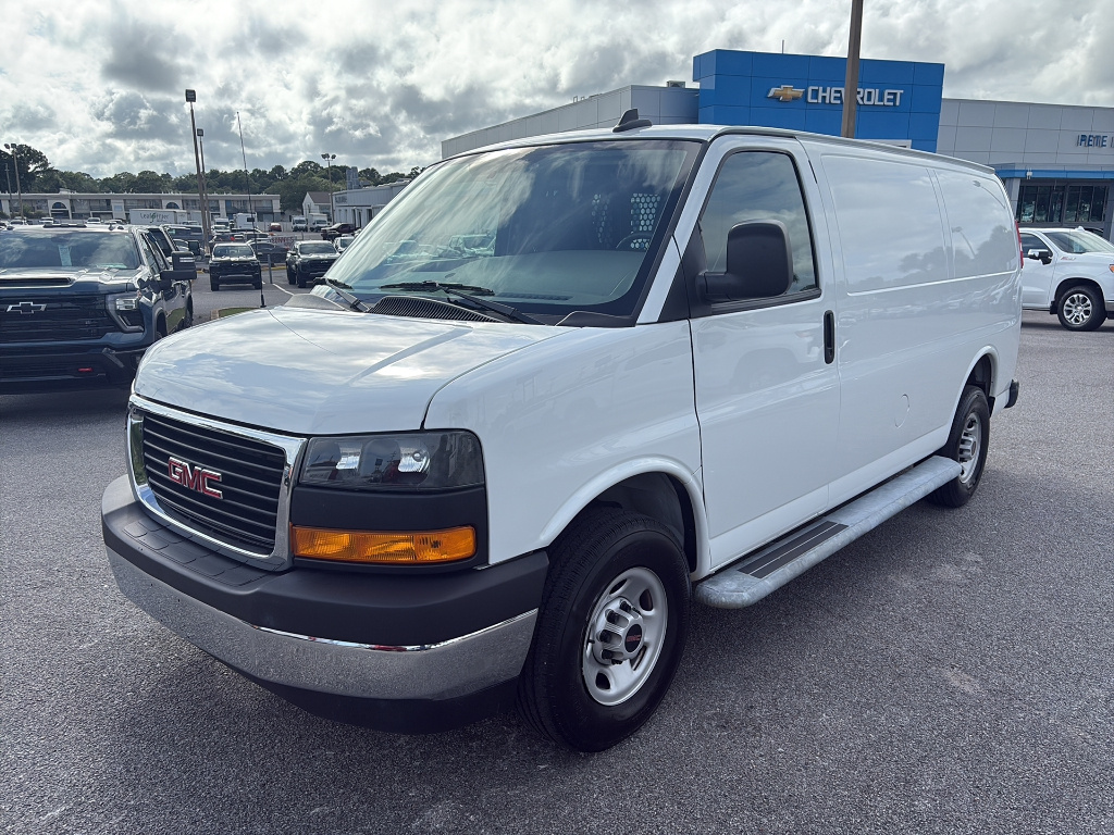 Used 2024 GMC Savana 2500 - photo 2
