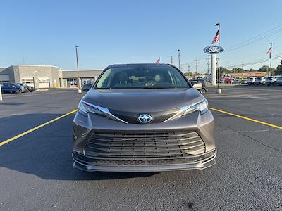 2021 Toyota Sienna FWD Minivan for sale #25J686A - photo 2