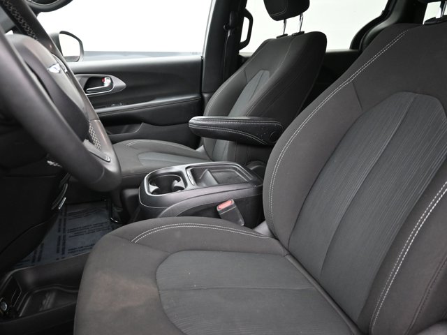 Used 2023 Chrysler Pacifica - photo 12