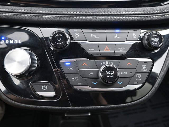 Used 2023 Chrysler Pacifica - photo 18