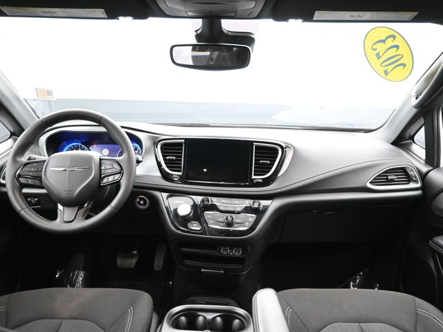 Used 2023 Chrysler Pacifica - photo 20