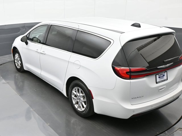 Used 2023 Chrysler Pacifica - photo 27