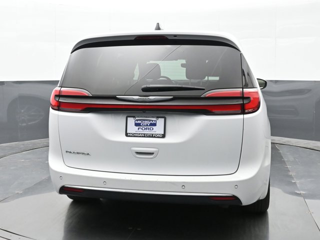 Used 2023 Chrysler Pacifica - photo 5