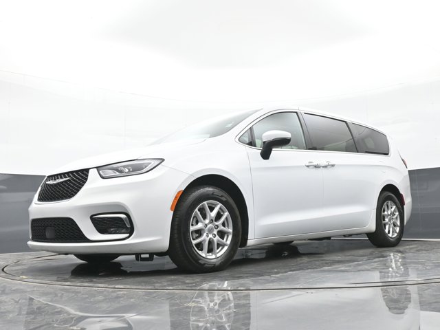 Used 2023 Chrysler Pacifica - photo 41
