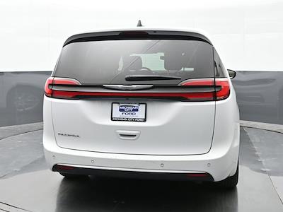 Used 2023 Chrysler Pacifica - photo 1