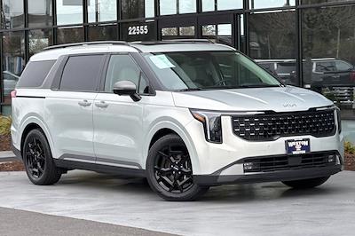 Used 2025 Kia Carnival - photo 1