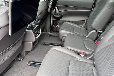 Used 2025 Kia Carnival - photo 1