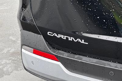 Used 2025 Kia Carnival - photo 1