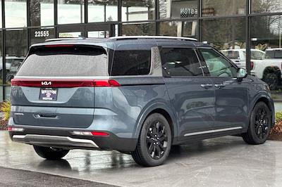 Used 2024 Kia Carnival - photo 1